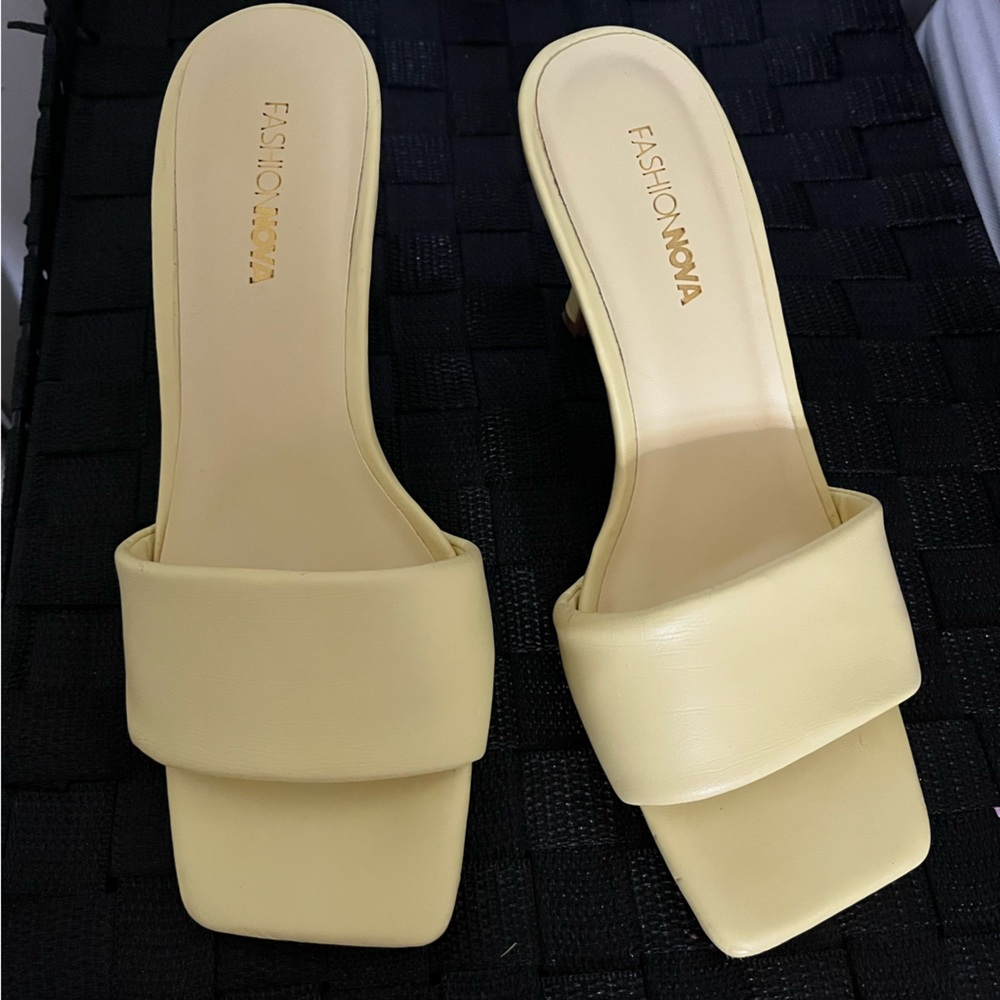 Fashion Nova Women's Yellow mule heels